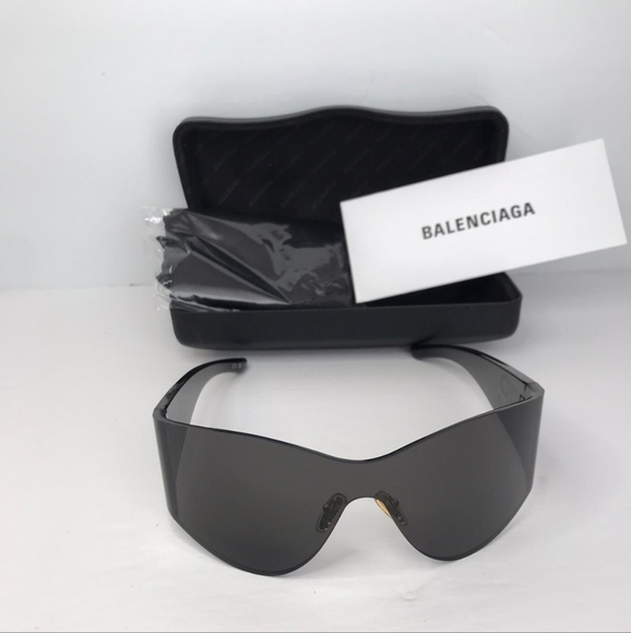 - 💯 - Authentic New BalenciagaMONO MASK SUNGLASSES | BB0122S seen  on Kim - Picture 4 of 17